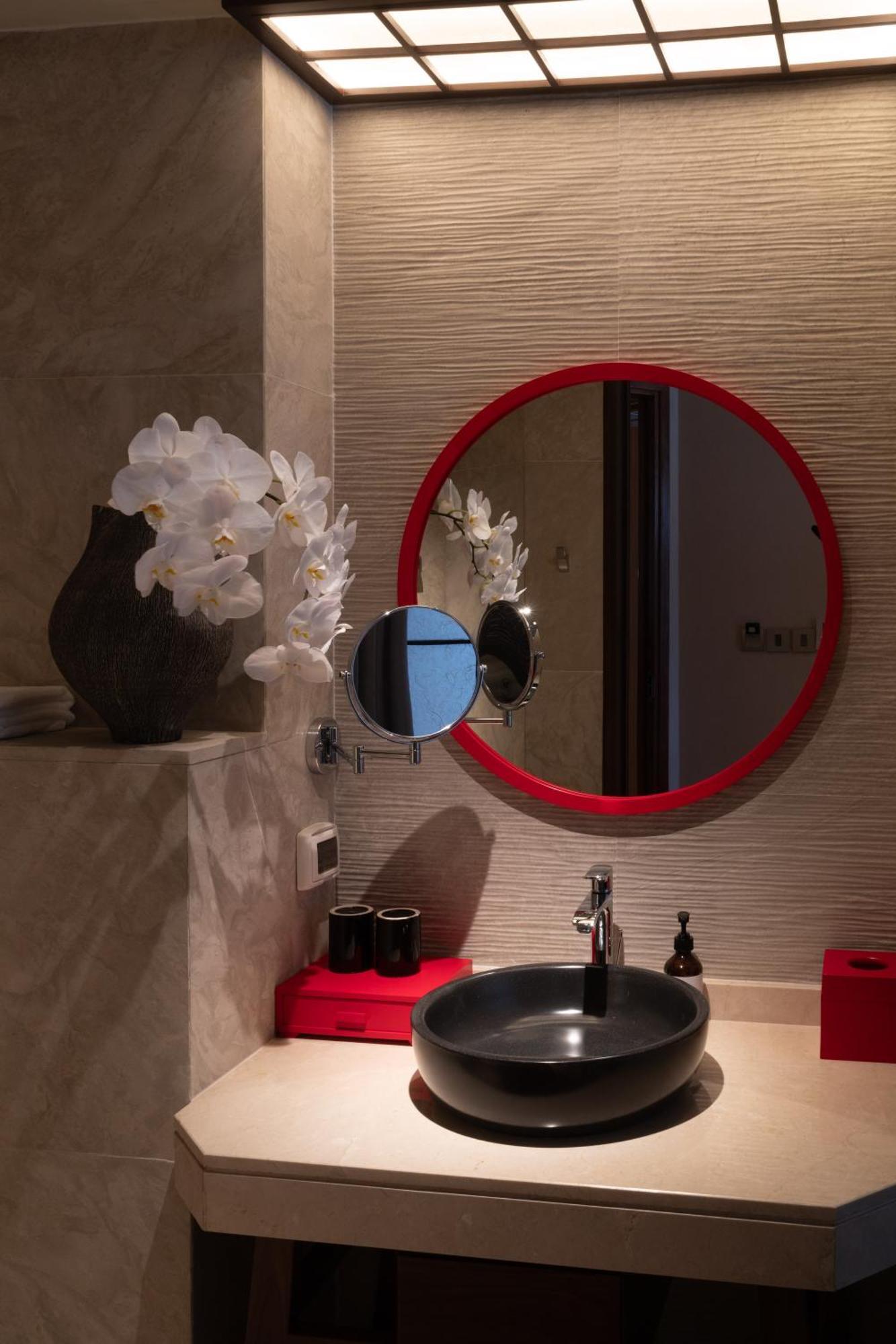 Suzu Saigon - A Boutique Hotel Хошимин Екстериор снимка