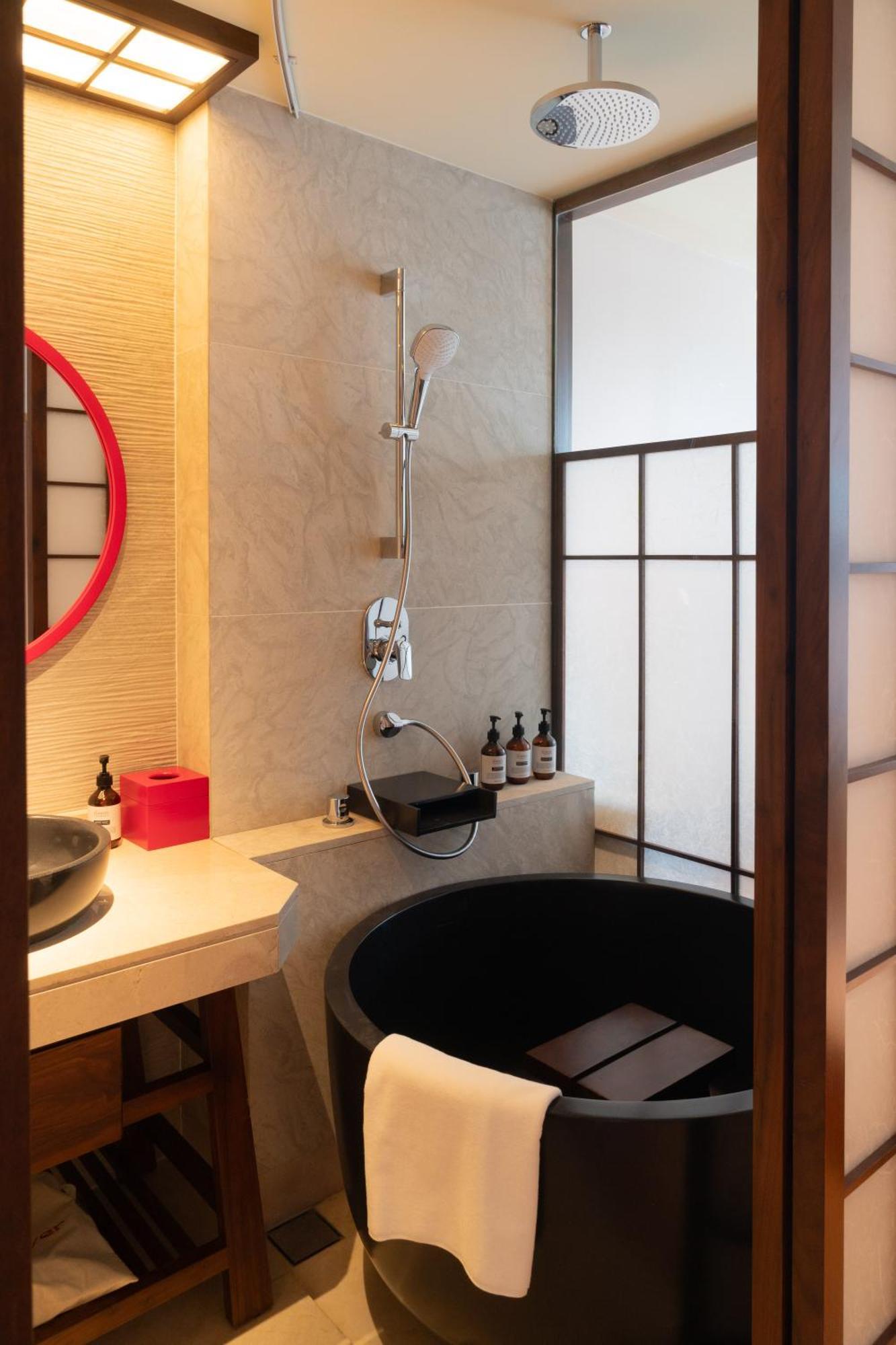 Suzu Saigon - A Boutique Hotel Хошимин Екстериор снимка