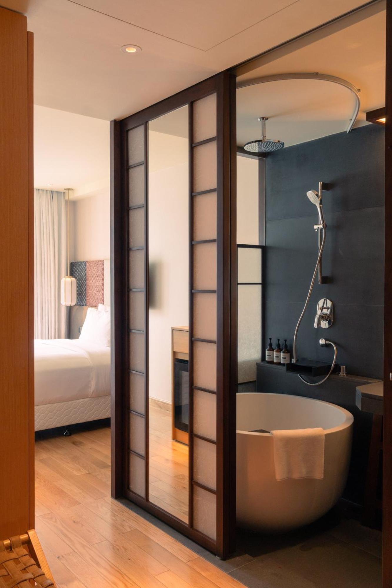 Suzu Saigon - A Boutique Hotel Хошимин Екстериор снимка