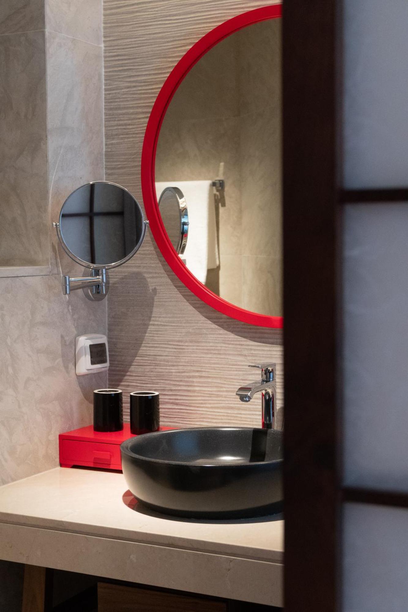 Suzu Saigon - A Boutique Hotel Хошимин Екстериор снимка